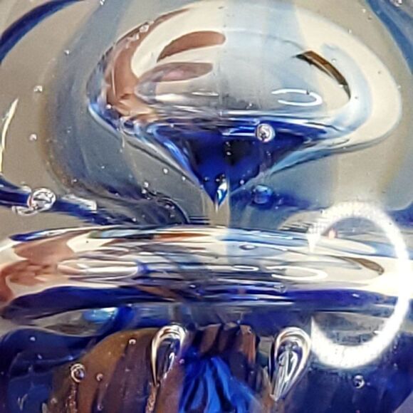 Dynasty Gallery Art Glass Paper Weight Cobalt Blue Copper Clear Bubble Ring 2.5" - Picture 5 of 7